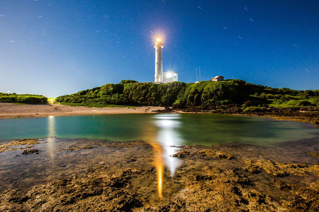 夜晚的綠島燈塔是觀星的好去處