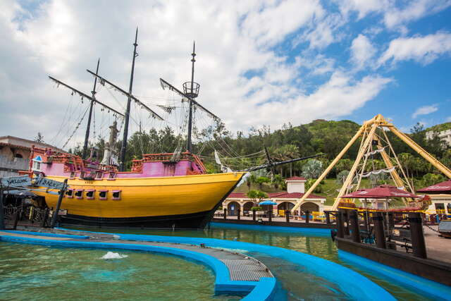 Ocean Park rides - Clear Sky Cable Car, Pirate Adventure, and Blackbeard Pirate Ship